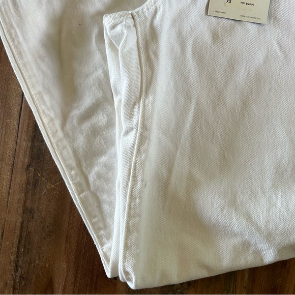 Levi's Premium Women's White Bib Overalls Jeans - Picture 5 of 14